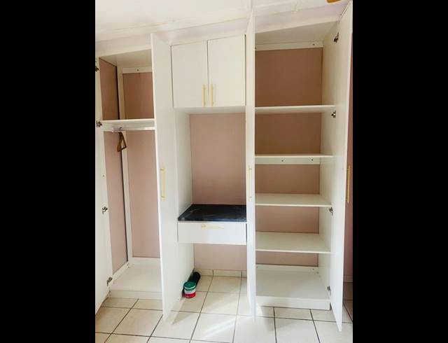 2 BEDROOM PROPERTY TO RENT IN MANABA BEACH